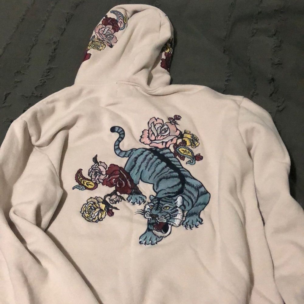 Urban Outfitter Hoodie 🔥